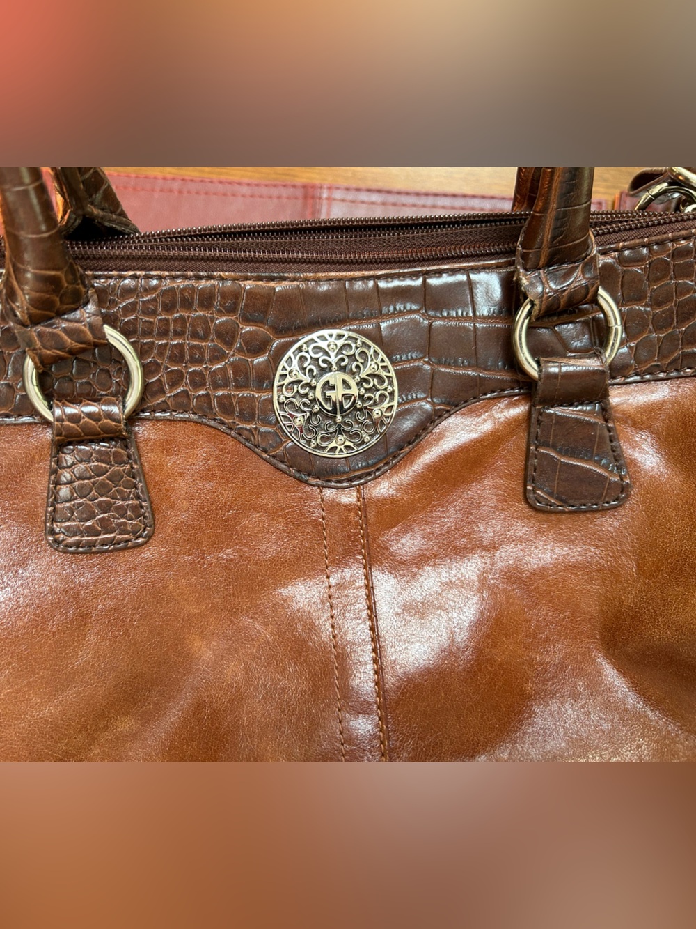 Vintage Classic Gianni Bernini Brown Leather Tote Handbag, many sections. Zips.